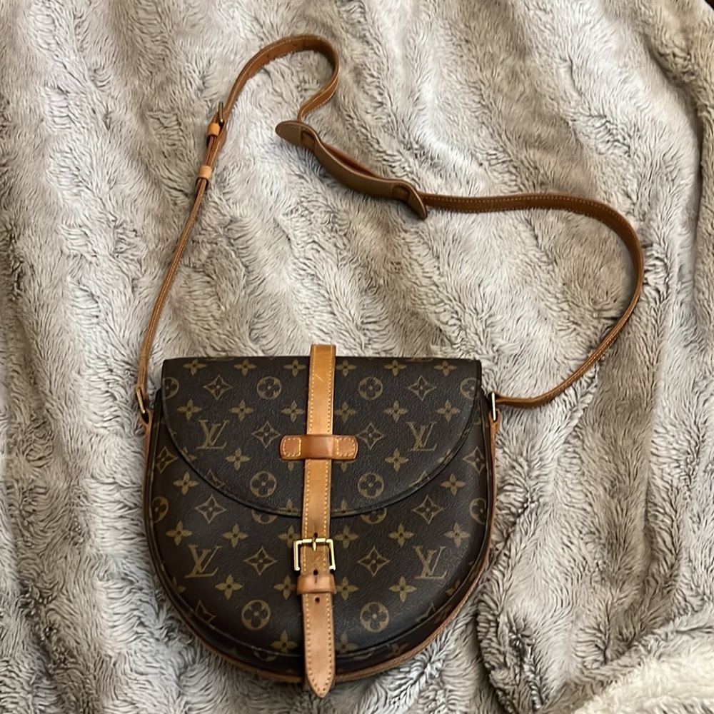 Authentic Luxury Louis Vuitton Monogram Chantilly Shoulder Bag